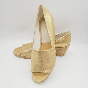 Jack rogers size 11 gold shoes